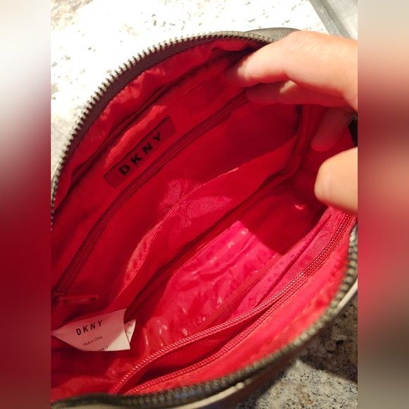 DKNY Silver Quilted Crossbody💕 - Picture 10 of 11